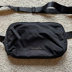 Like New! Athleta All About Crossbody Belt Bag
